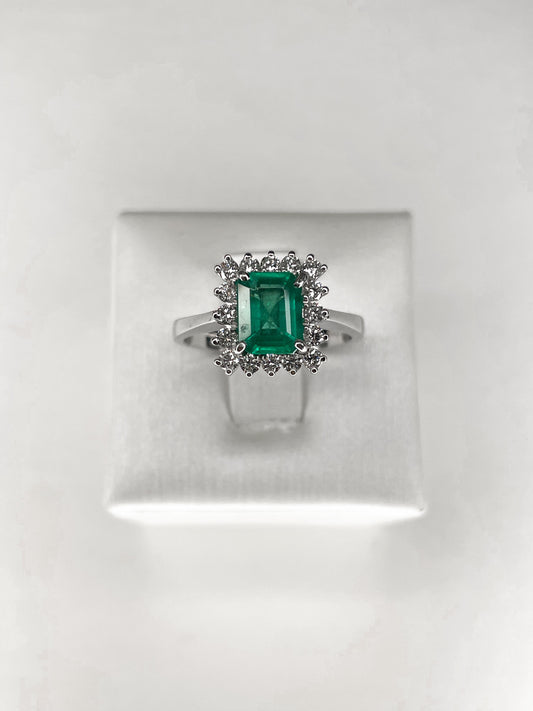 Anello in Oro bianco con Smeraldo e Diamanti