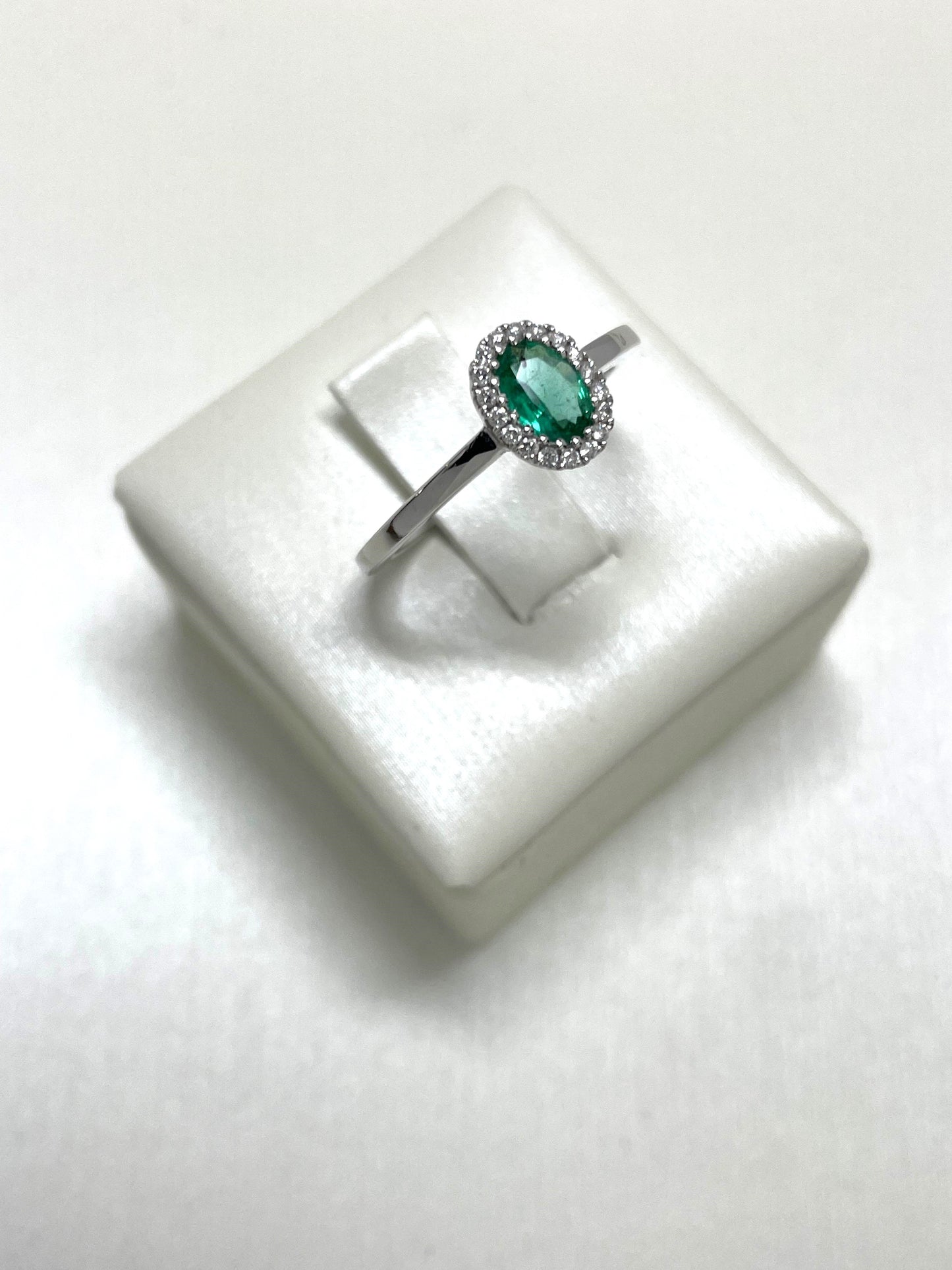 Anello Solitario Smeraldo