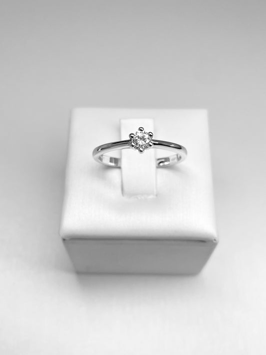 Anello 6 Griffe con Diamante
