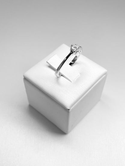 Anello 6 Griffe con Diamante