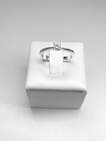 Anello Solitario Oro e Diamanti 0,15 ct