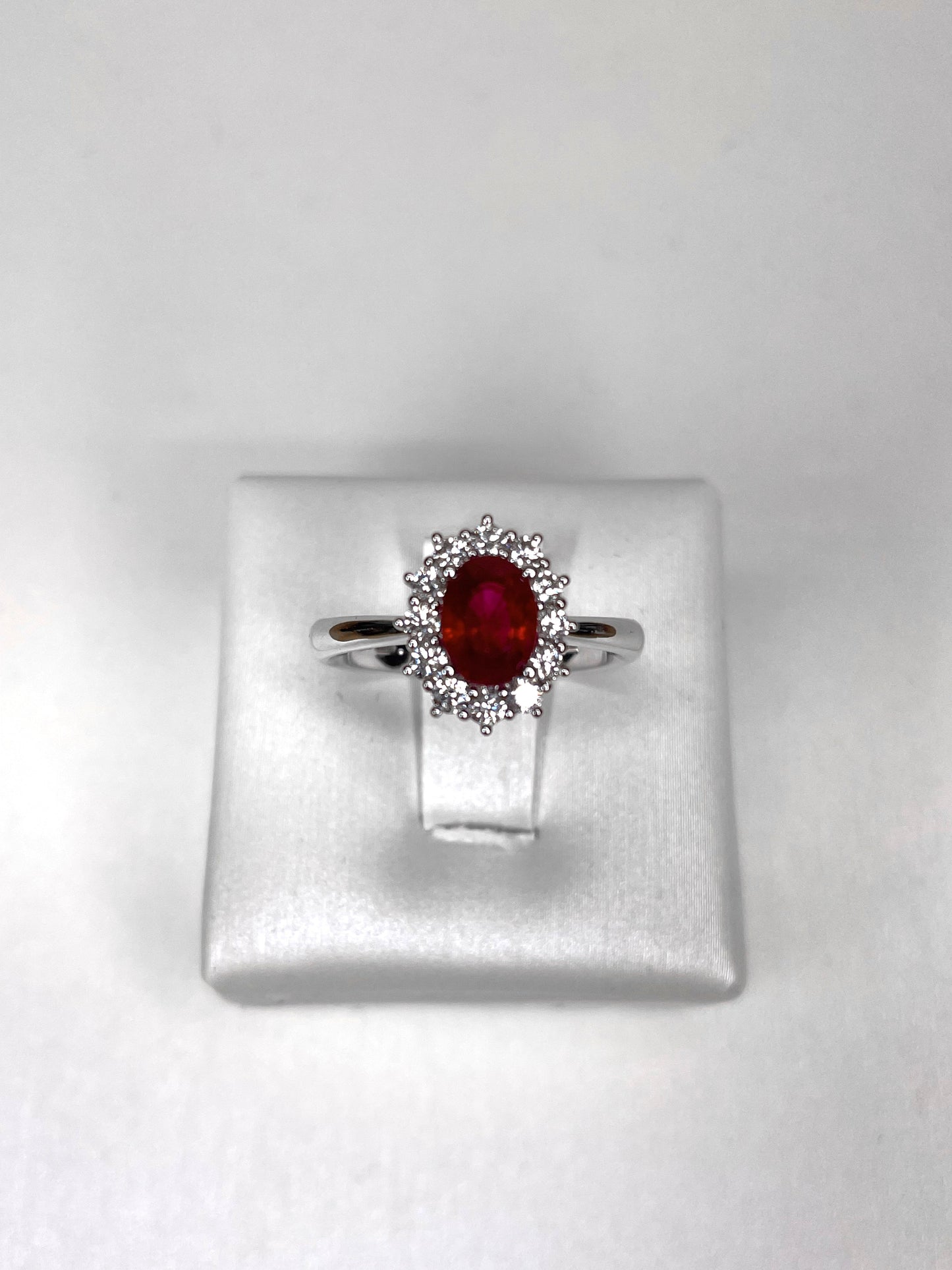 Anello lady Diana con Rubino e Diamanti