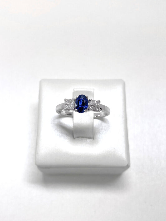 Anello Trilogy in Oro Bianco con Zaffiro e Diamanti