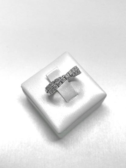 Anello Fascia in Oro Bianco con Diamanti