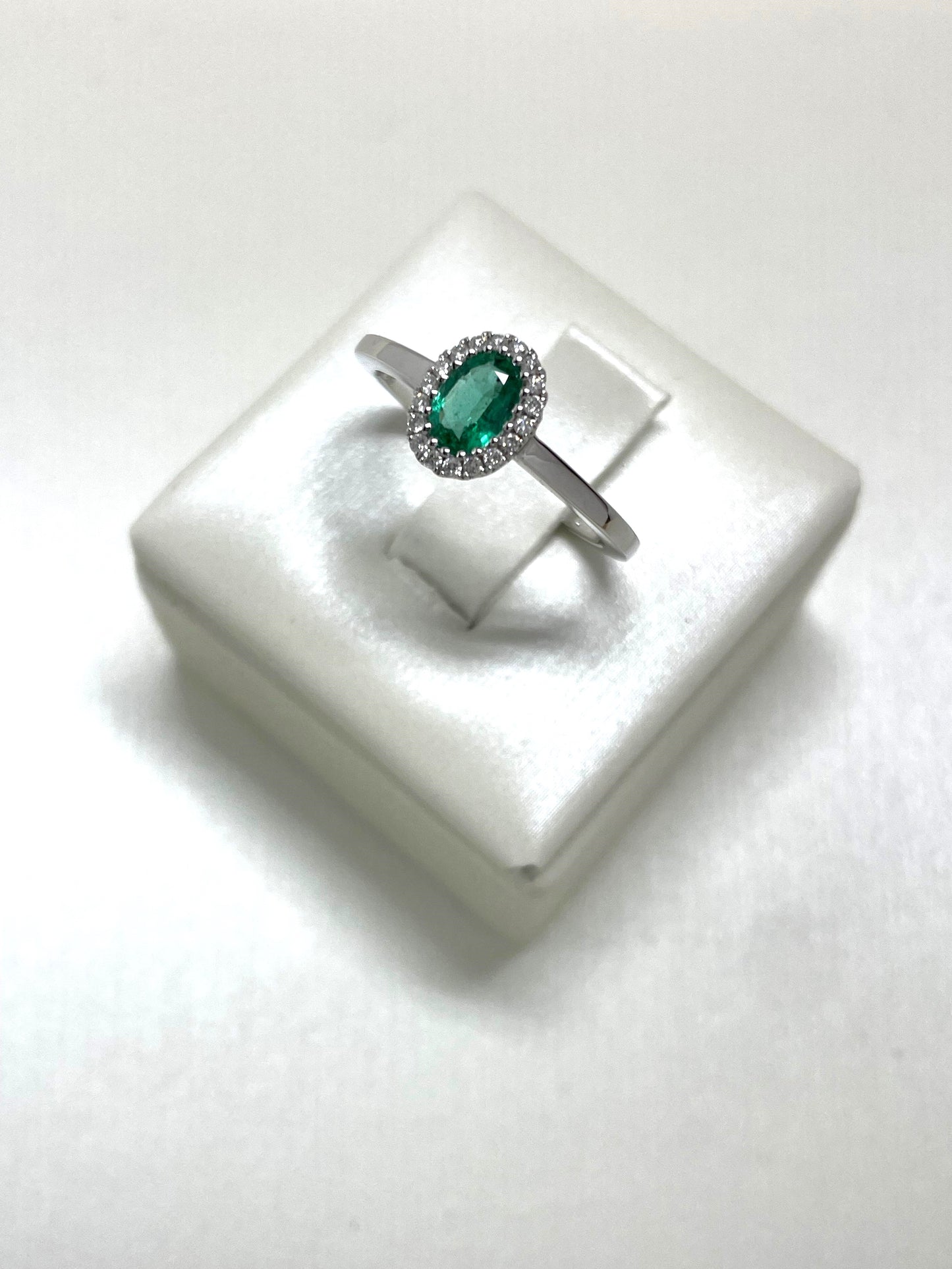 Anello Solitario Smeraldo