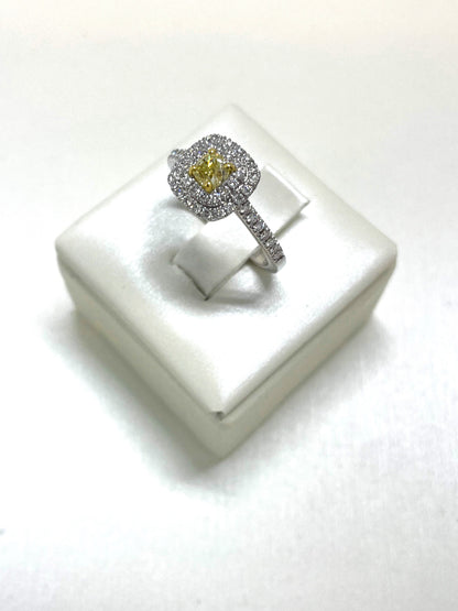 Anello Solitario Diamante Fancy