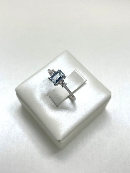 Anello Solitario Acqua Marina e Diamanti