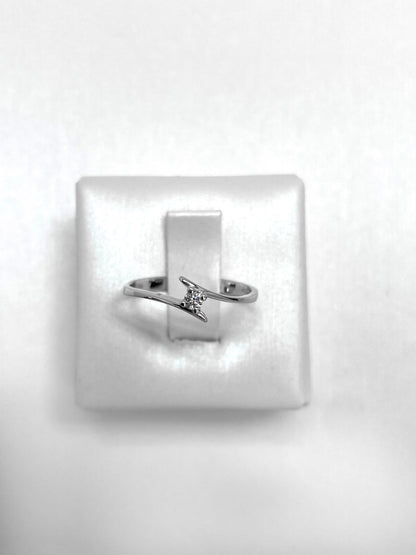 Anello Solitario Oro e Diamanti 0,05 ct