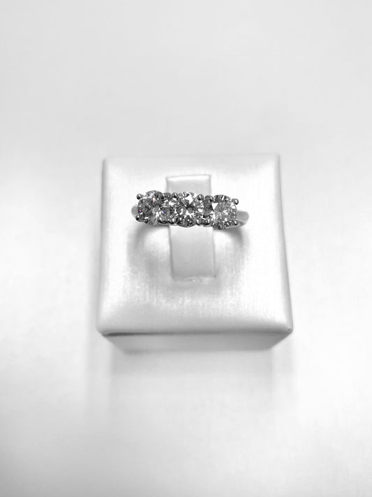Trilogy in Oro Bianco e Diamanti 1.61 ct